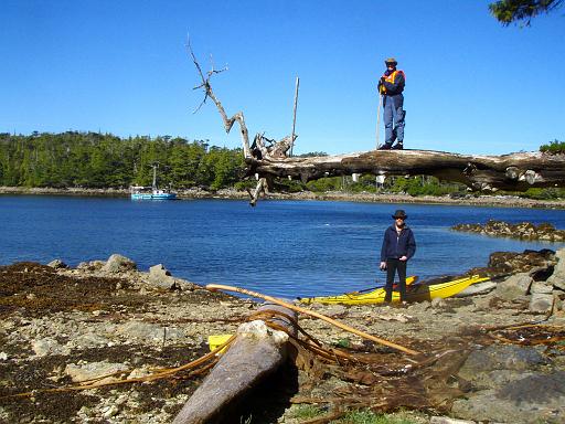 Skiakl Bay - captain and oceanographer.jpg - The captain and the oceanographer, Skiakl Bay, Stephens Island (photo by Sheila Dobie)